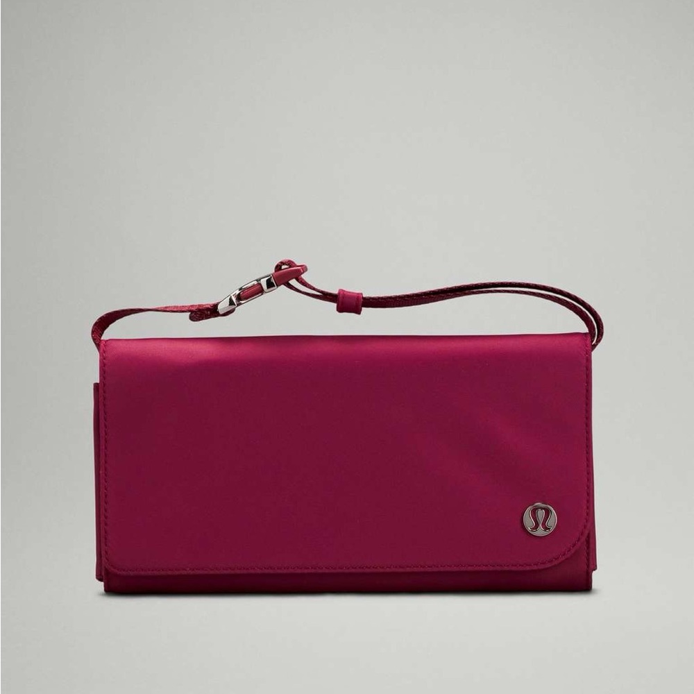 NWT Lululemon Wallet Clutch Crossbody in Mulled Wine